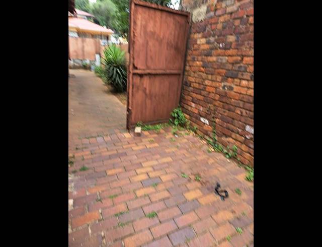 2 BEDROOM PROPERTY TO RENT IN BEZUIDENHOUT VALLEY